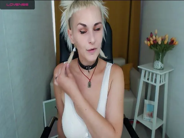 Live sex webcam photo for XJG99 #261308596