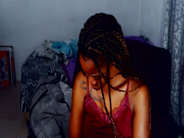 Live sex webcam photo for AfricanAss01 #252709685