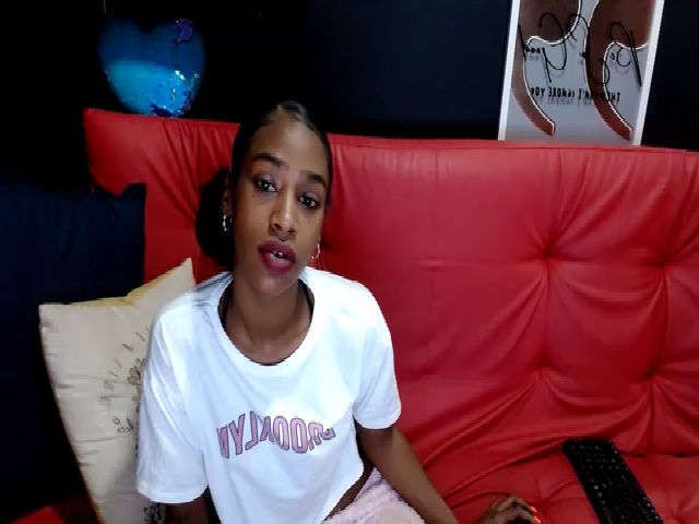 Live sex webcam photo for Ebonyindian69 #264631944