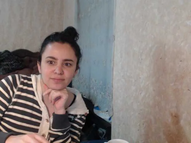 Live sex webcam photo for Katernia48 #241633497