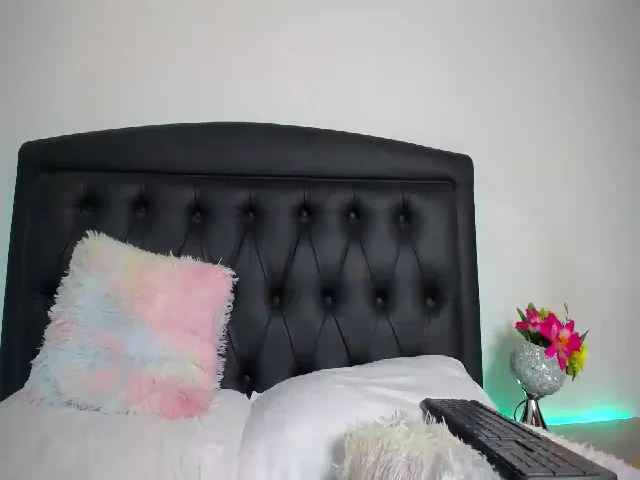 Live sex webcam photo for Mairerf #255705869