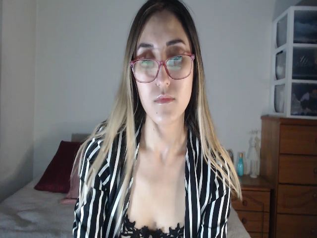 Live sex webcam photo for Ninimoon #261992645