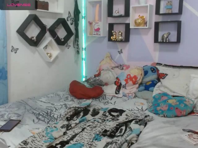 Live sex webcam photo for Emma_Bowis #253657735