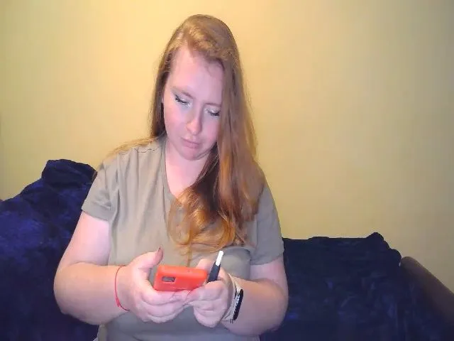 Live sex webcam photo for Mandarinka0 #256432255