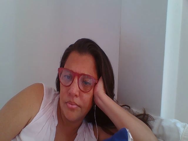 Live sex webcam photo for SweetLola01 #260841107