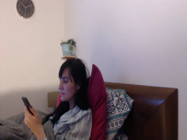 Live sex webcam photo for isabellazee2 #259009337
