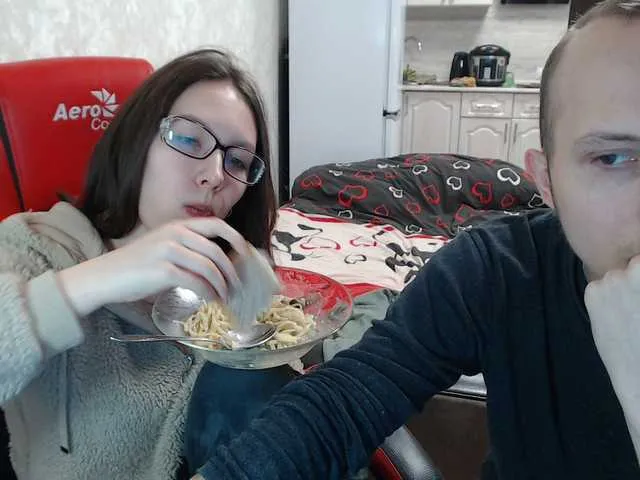 Live sex webcam photo for GreatCouple1 #241028862