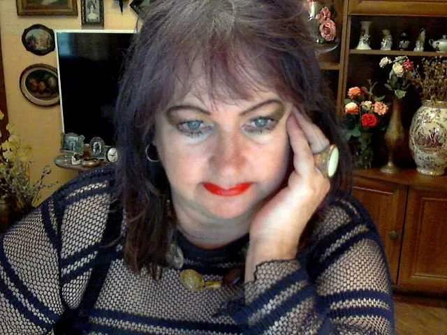 Live sex webcam photo for ElenaZed #287984982
