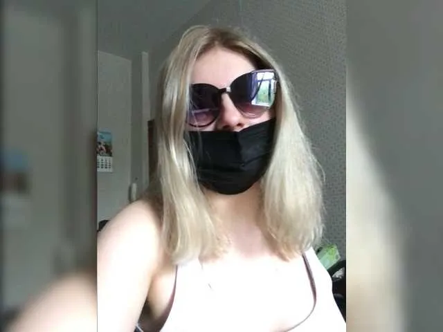 Live sex webcam photo for Irish8m #262639359