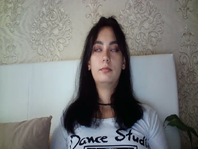 Live sex webcam photo for lolly_hollyy #263647846