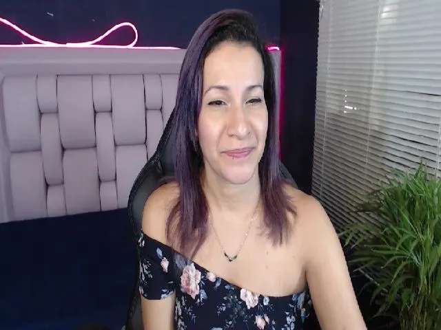 Live sex webcam photo for Infernalsexx #253094170