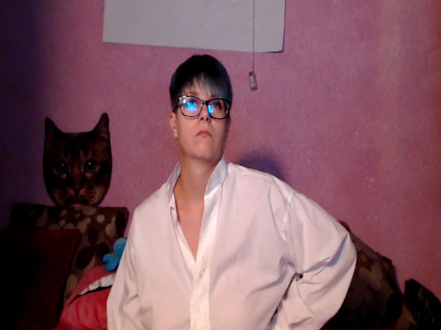 Live sex webcam photo for IamMiky #257873275