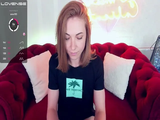 Live sex webcam photo for LilFluffyDuck #255046765