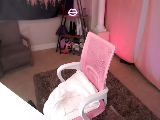 Live sex webcam photo for AtomicMilf #255507048