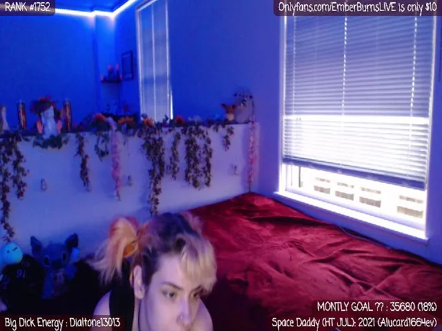 Live sex webcam photo for EmberBurns #262472801