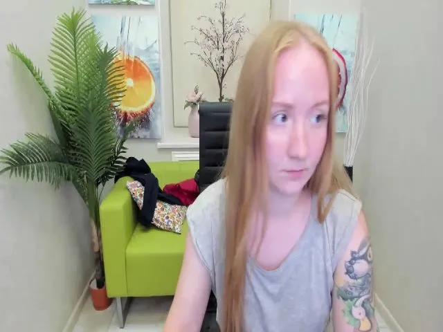 Live sex webcam photo for StunningKelly #258083365