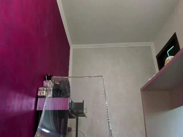 Live sex webcam photo for SonyaHailey #256199291