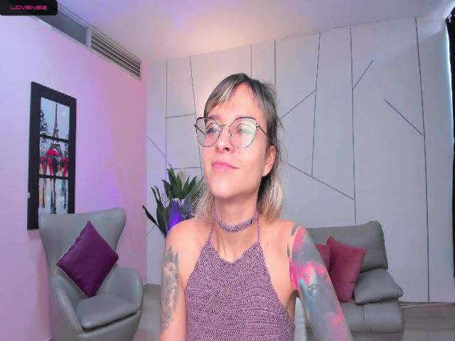 Live sex webcam photo for AmyAddison_ #255329616