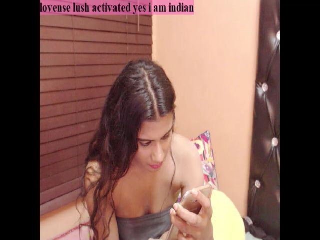 Live sex webcam photo for PARADISEQEEN #261791730