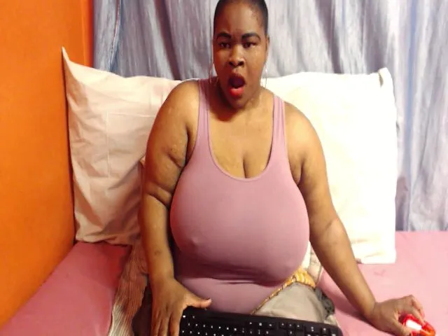 Live sex webcam photo for Sweetnozie #259200149