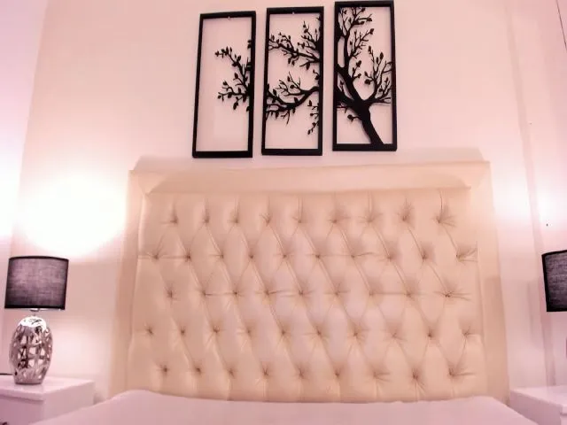 Live sex webcam photo for Mackenzie__20 #261843901