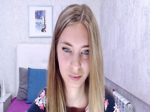 Live sex webcam photo for RossandaShy #257398179