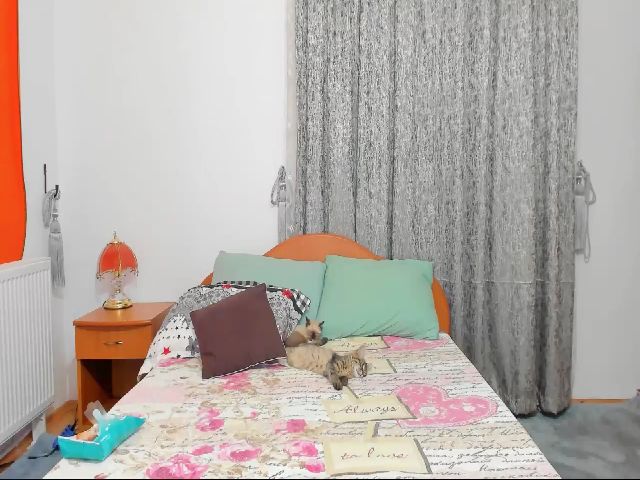 Live sex webcam photo for Emma_squirt4u #255772530