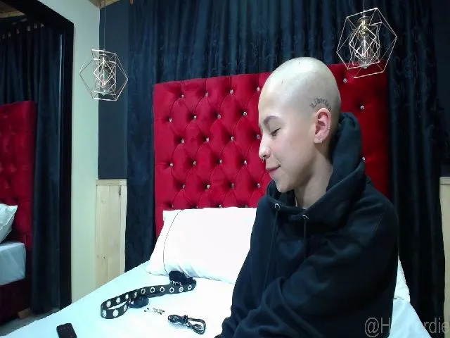 Live sex webcam photo for HardorDie #261578409