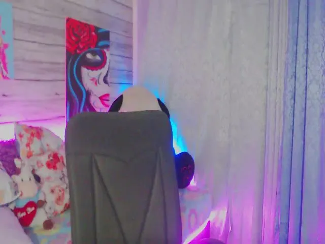 Live sex webcam photo for Lucy_park #255542798