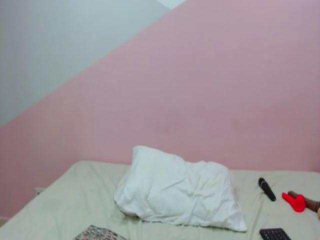 Live sex webcam photo for Sarajoness_ #254672650