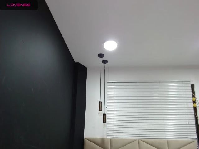 Live sex webcam photo for ShenLong3 #252290572