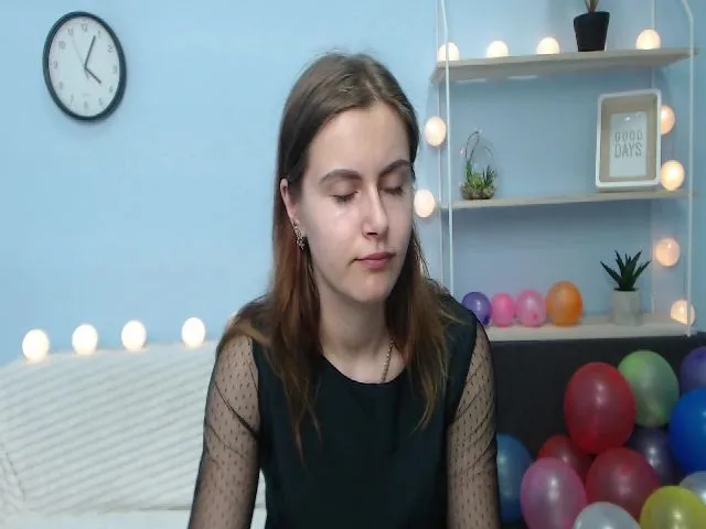 Live sex webcam photo for MollyTravis #254068555