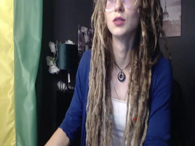 Live sex webcam photo for KINKYkeira #255578469