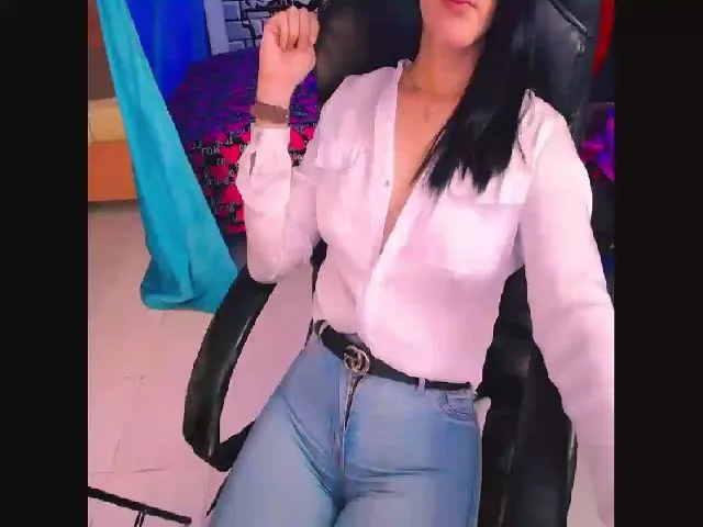 Live sex webcam photo for Sashabreck #287859817