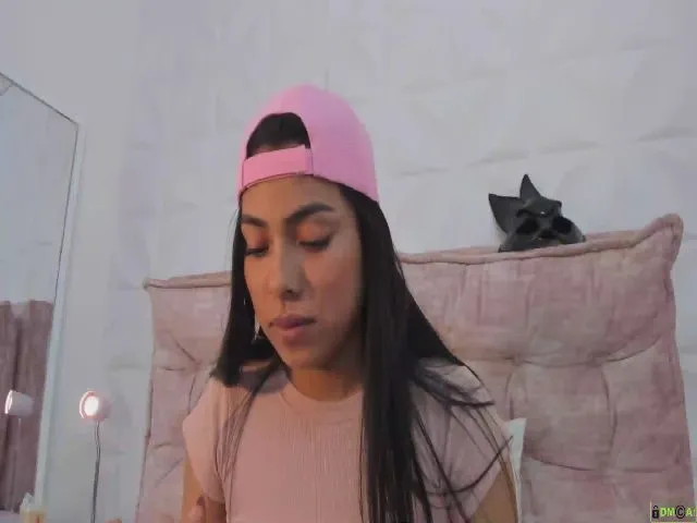 Live sex webcam photo for Kendry_ #261697881
