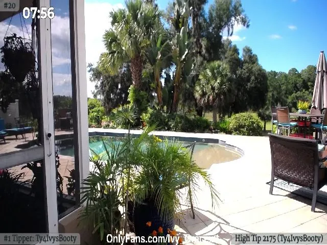 Live sex webcam photo for IvyGrace #254893300