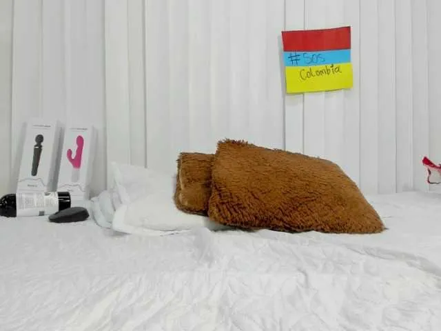 Live sex webcam photo for Merida- #244646576