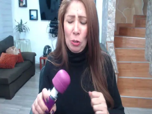 Live sex webcam photo for Zoefoxx #265411349