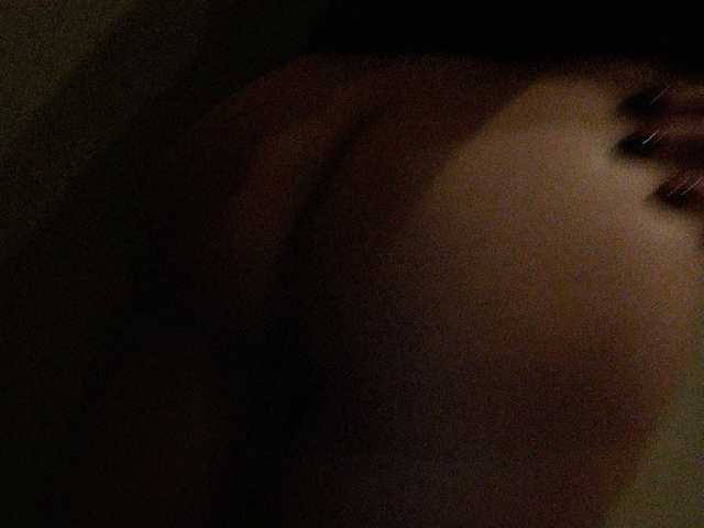 Live sex webcam photo for EmilyWild18 #241027962