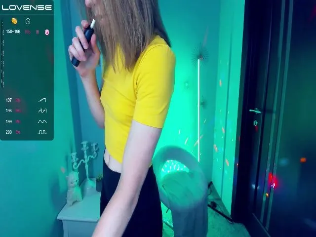 Live sex webcam photo for LilFluffyDuck #262572122