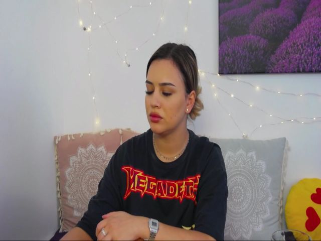 Live sex webcam photo for Lexilicious_ #260570788