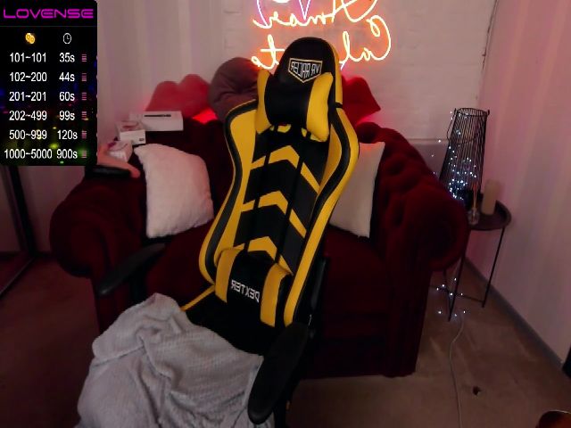 Live sex webcam photo for LittlleAngela #253960491