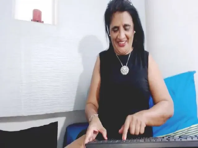 Live sex webcam photo for Indianmilf58 #257364399