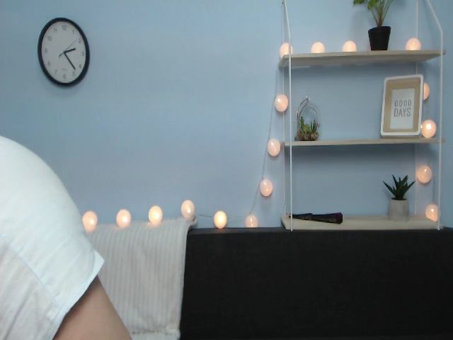 Live sex webcam photo for MollyTravis #255406899