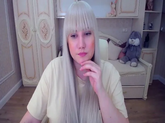 Live sex webcam photo for VeritableGirl #254102576