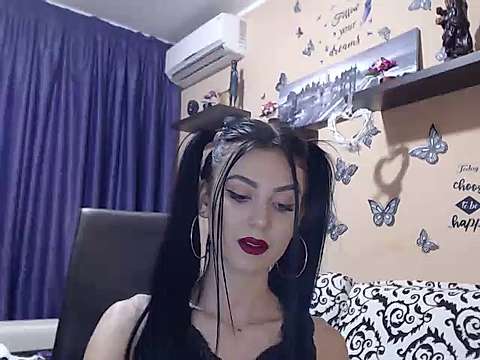 Live sex webcam photo for AlessiaAlss #242408147