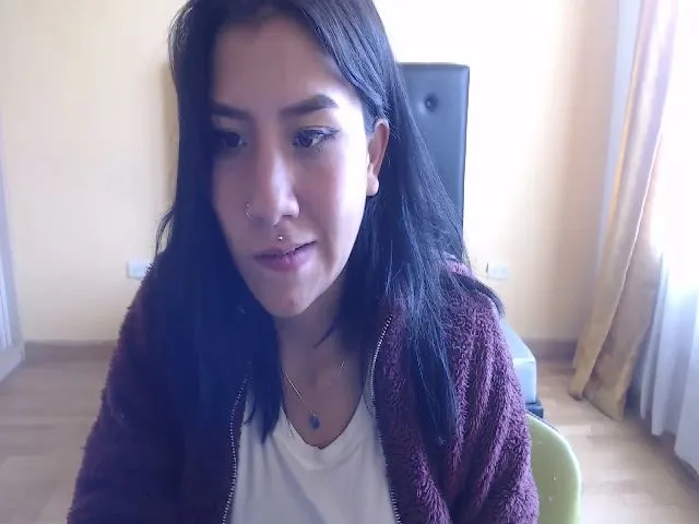 Live sex webcam photo for Emmaafox #265043315