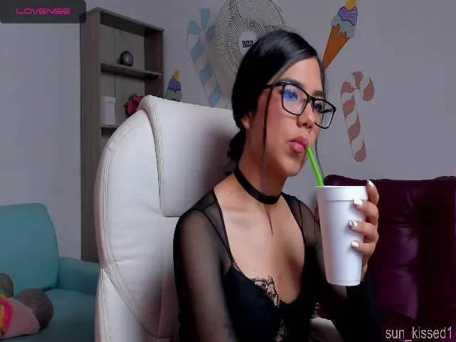 Live sex webcam photo for Sun_kissed1 #255020764