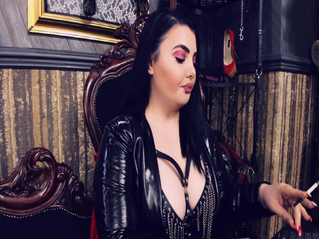 Live sex webcam photo for MelissaGlow #254790287