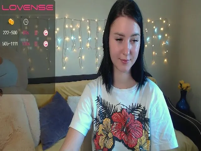 Live sex webcam photo for JenniferGill #262989385